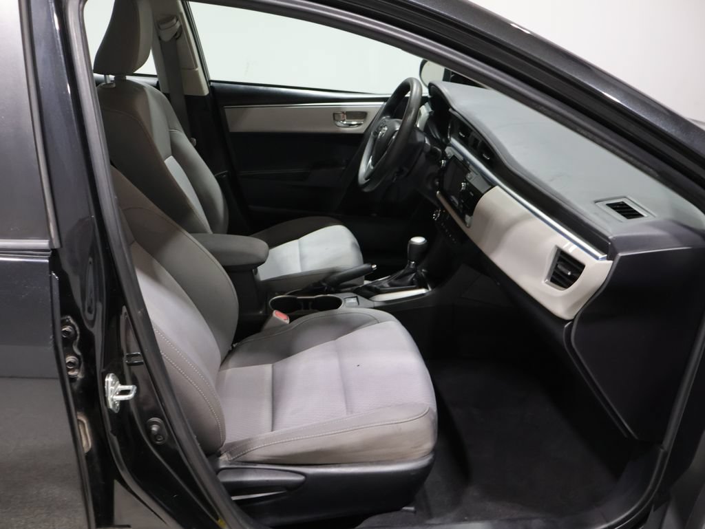 Used 2015 Toyota Corolla LE FWD image 21