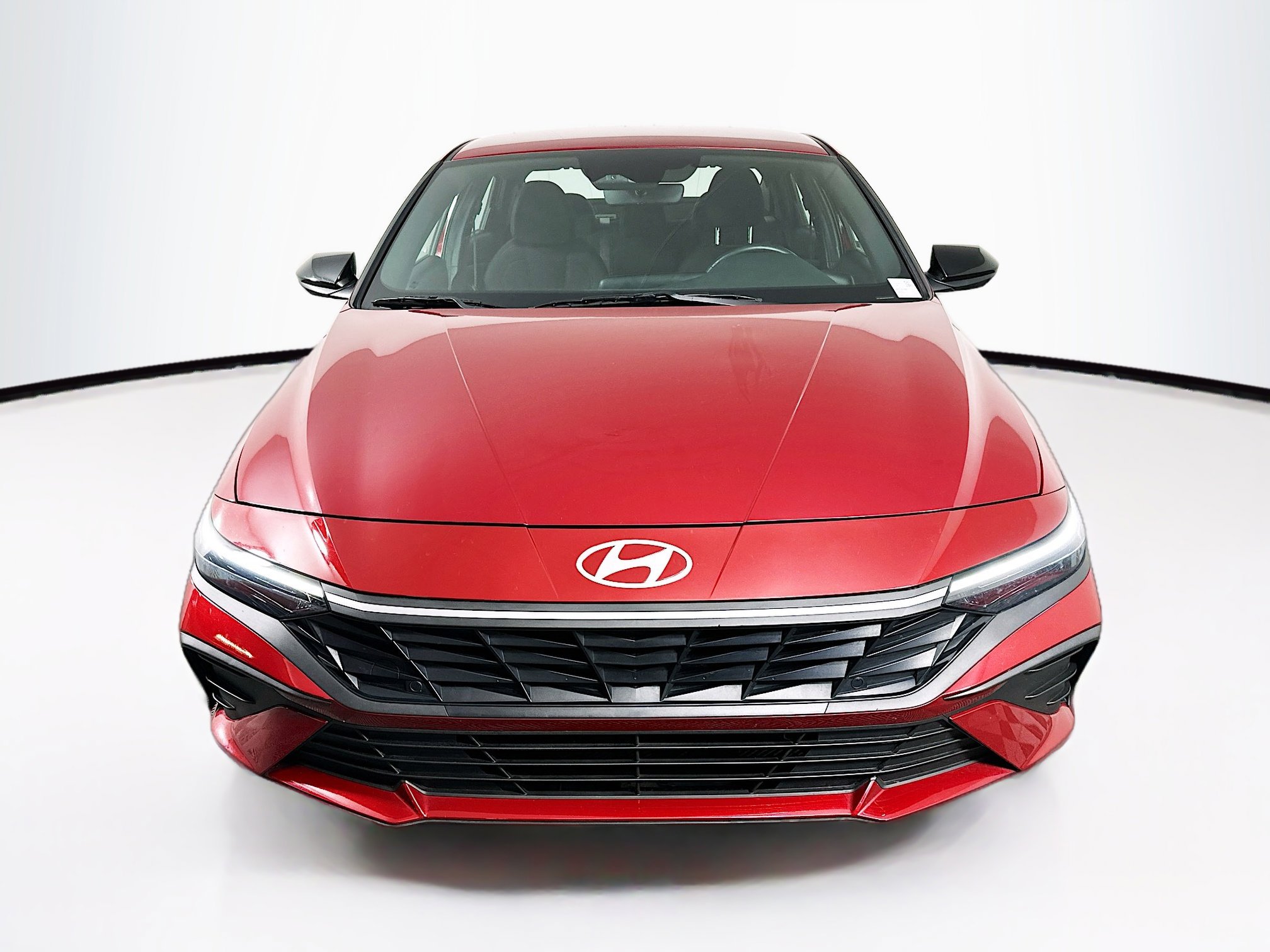 Used 2025 Hyundai Elantra Sport image 2
