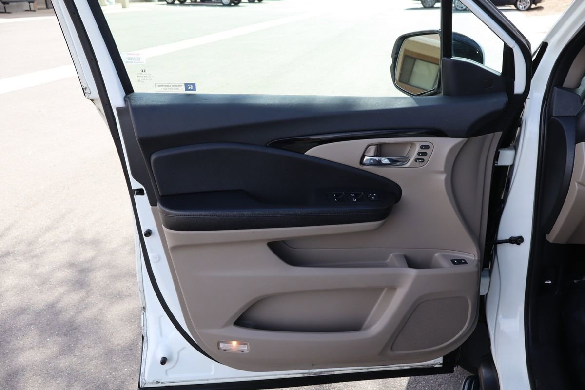 Used 2016 Honda Pilot Elite image 25
