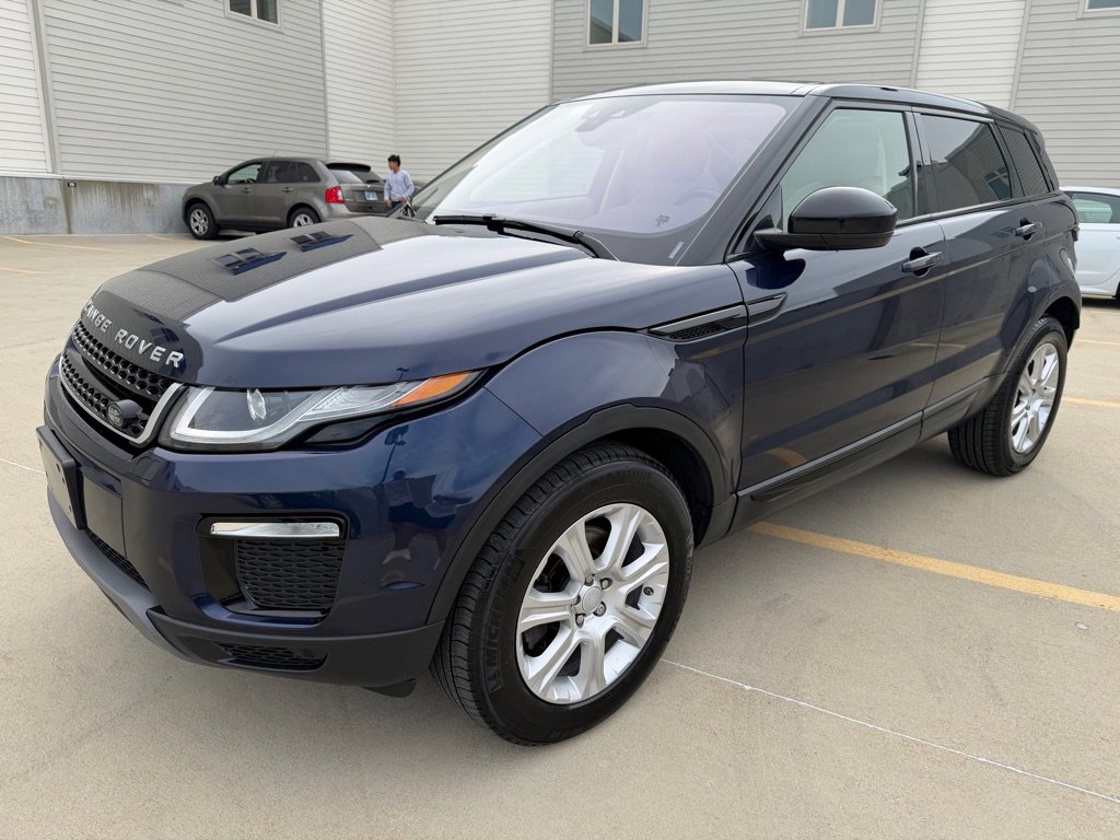 Used 2019 Land Rover Range Rover Evoque SE AWD/4WD image 7