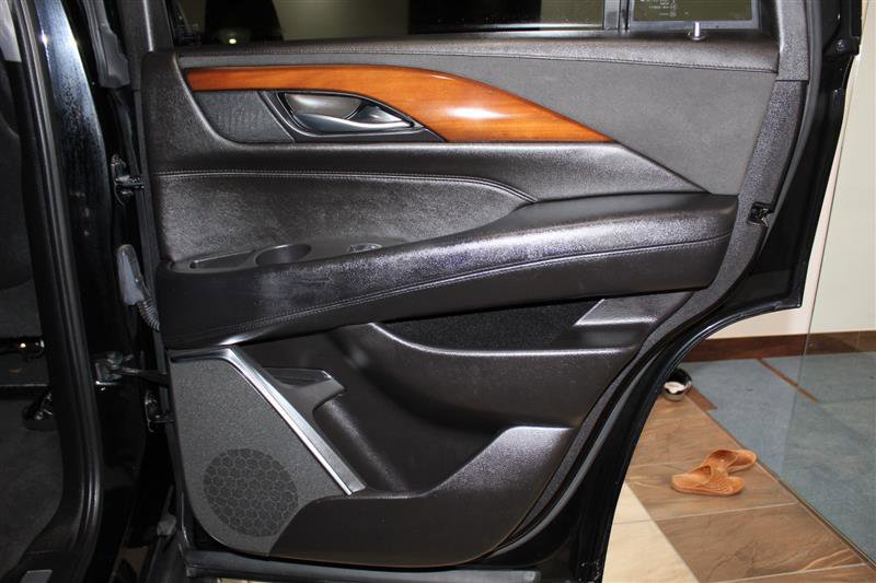 Used 2017 Cadillac Escalade Luxury AWD/4WD image 35