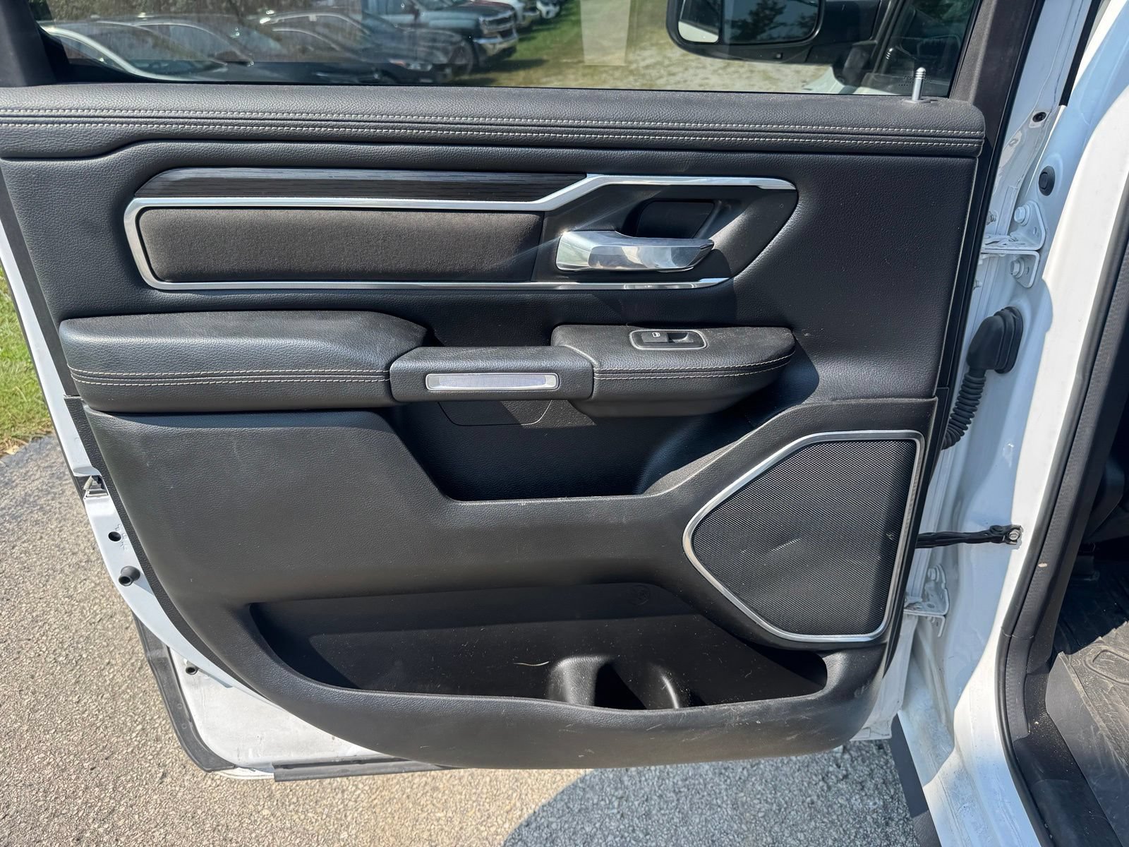 Used 2023 RAM 1500 Laramie AWD/4WD image 23