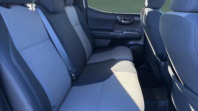 Used 2020 Toyota Tacoma TRD Off-Road w/ Technology Package AWD/4WD image 16