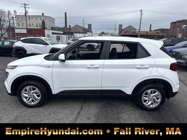 Used 2025 Hyundai Venue SE image 8