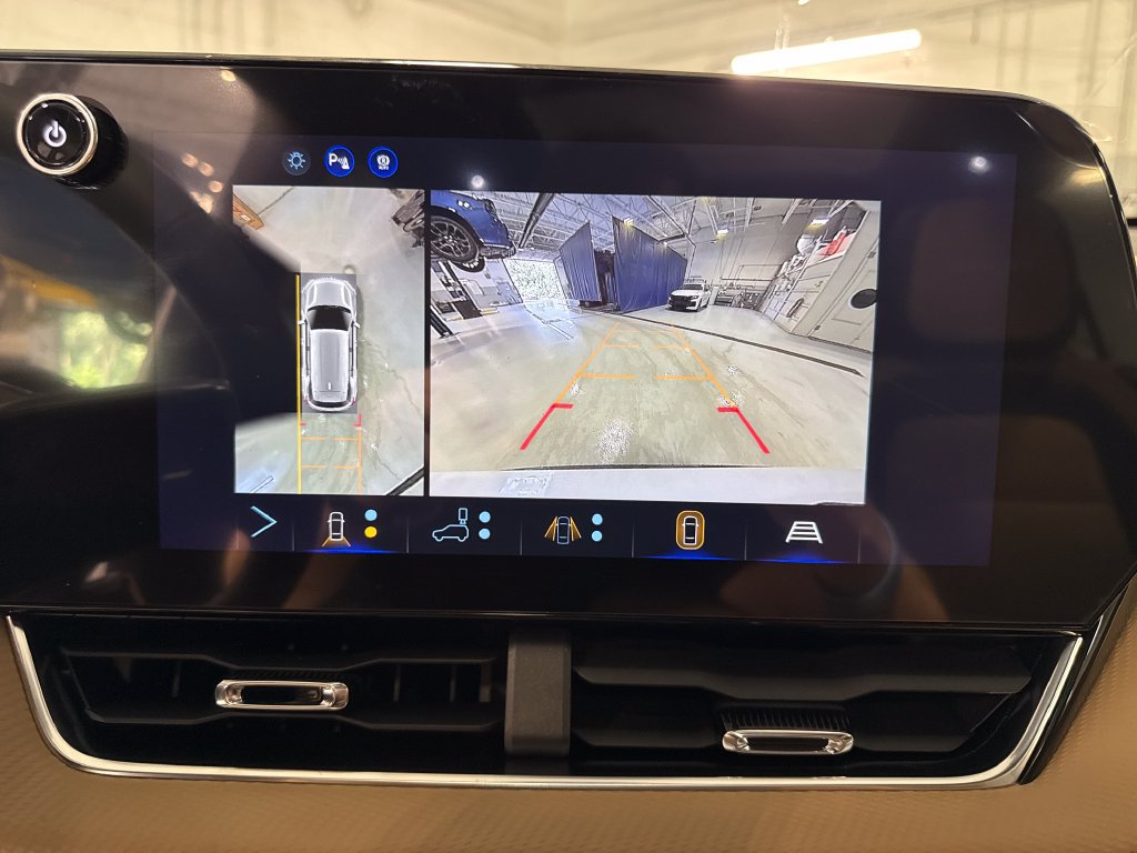 New 2027 Chevrolet Equinox ACTIV w/ Safety and Technology Package AWD/4WD image 14