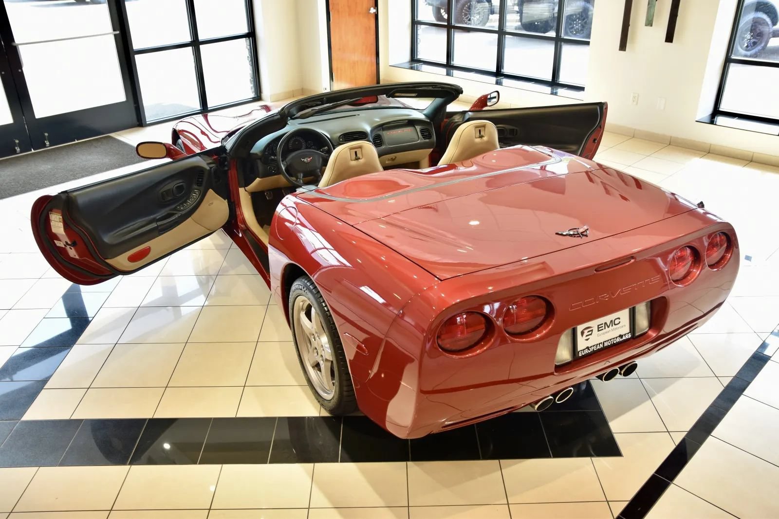 Used 2004 Chevrolet Corvette Convertible w/ Preferred Equipment Group RWD image 13