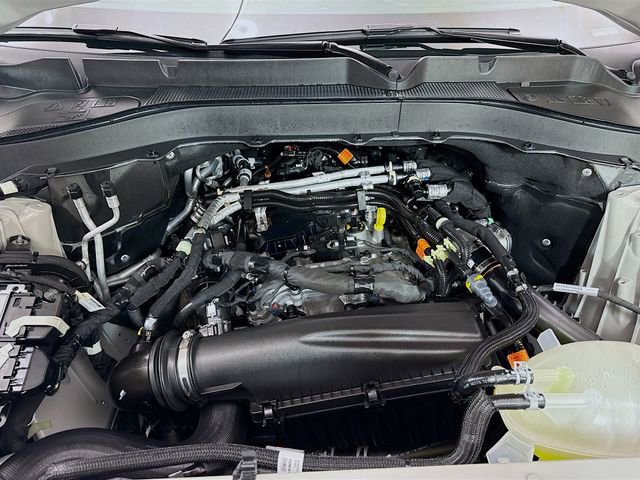 Used 2025 Ford Explorer Active w/ Active Comfort Package image 31