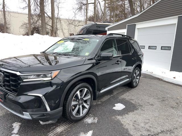 Used 2023 Honda Pilot Touring image 2