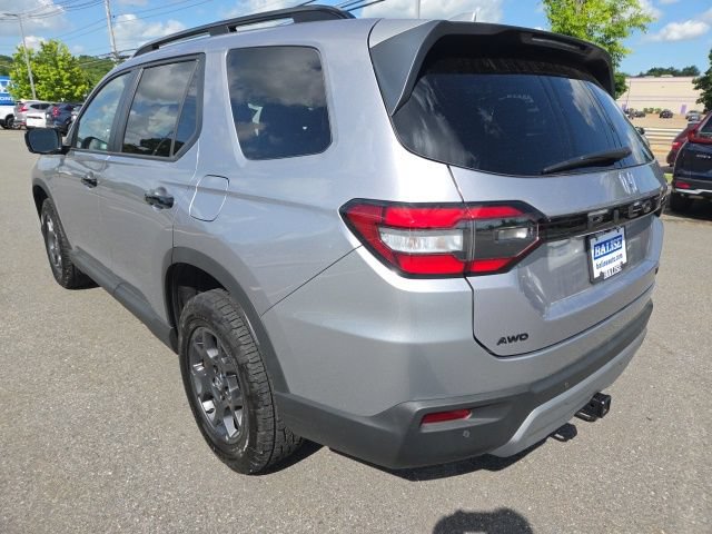Used 2025 Honda Pilot TrailSport image 5