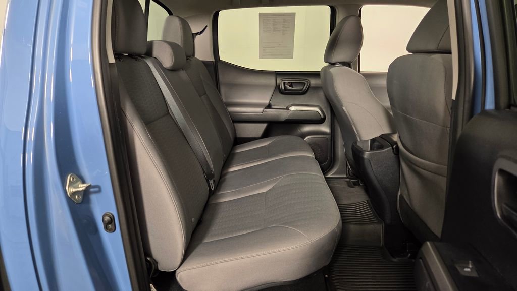 Used 2019 Toyota Tacoma SR5 AWD/4WD image 30