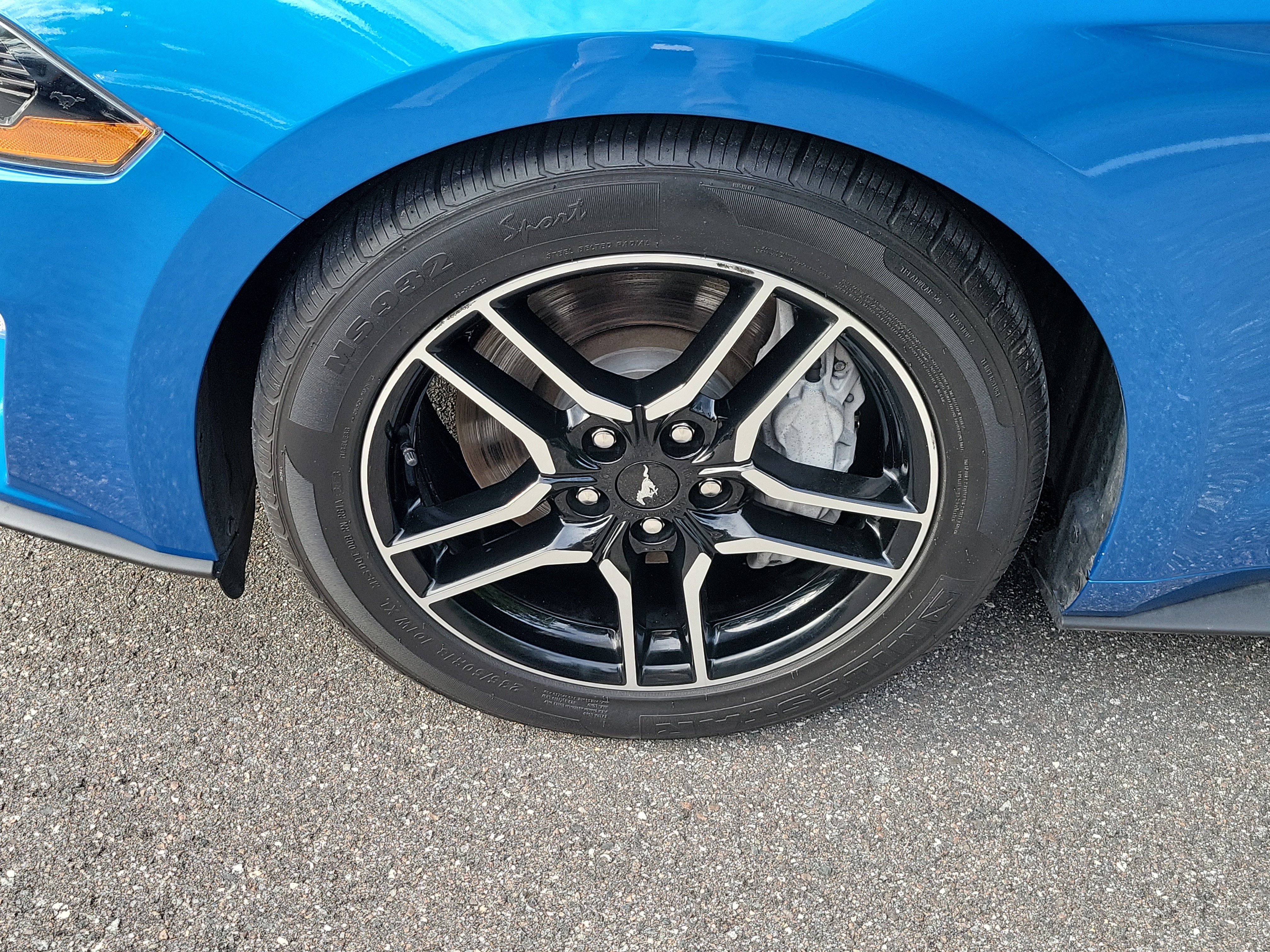 Used 2019 Ford Mustang GT Premium RWD image 29