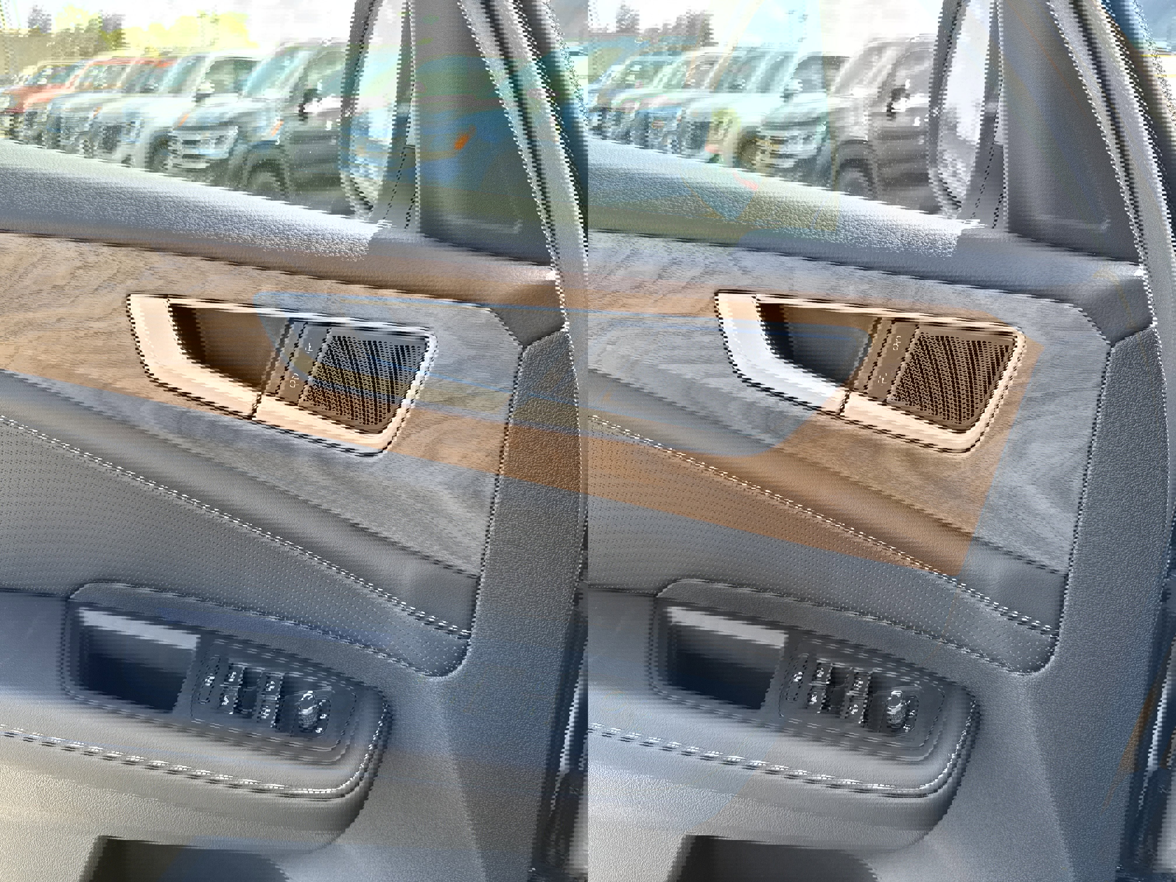 New 2026 Volkswagen Atlas SE image 15