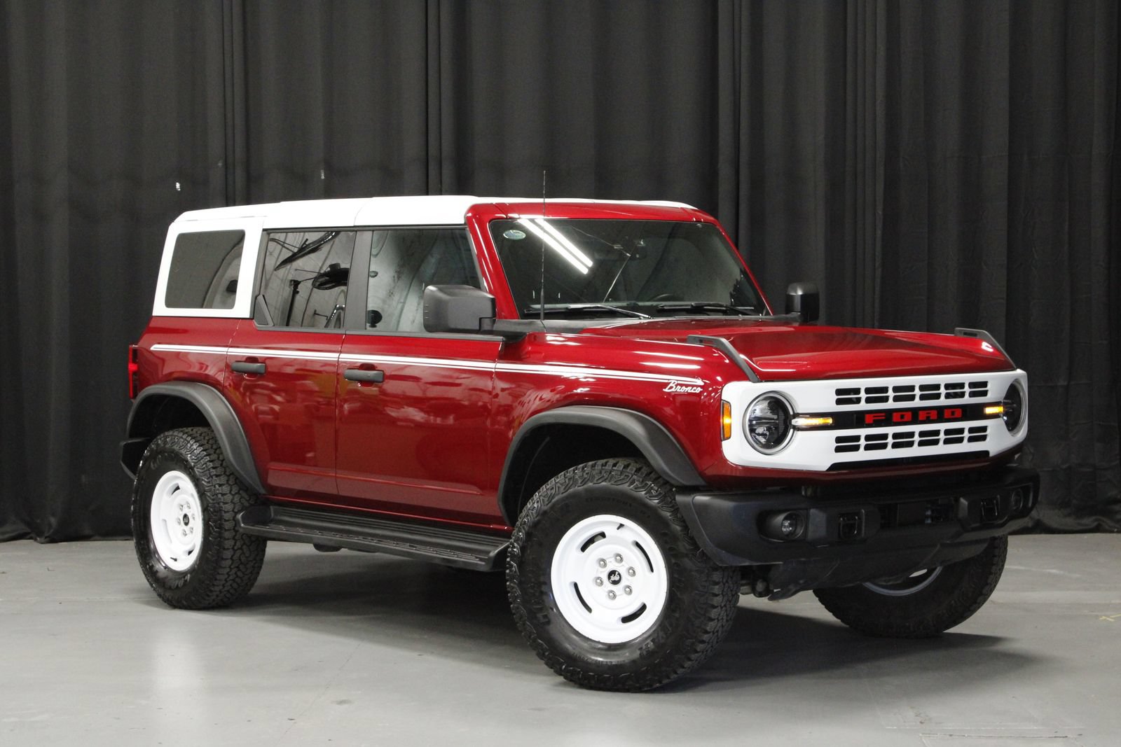 Used 2025 Ford Bronco Heritage Edition AWD/4WD image 7