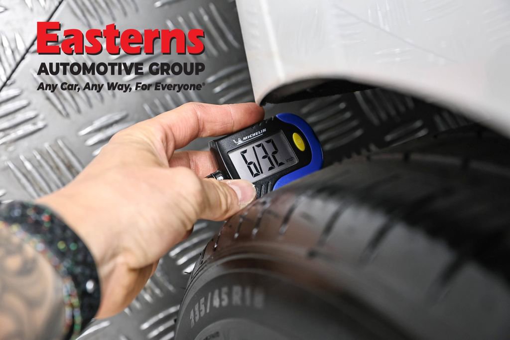 Used 2024 Lexus ES 250 w/ Premium Package image 28