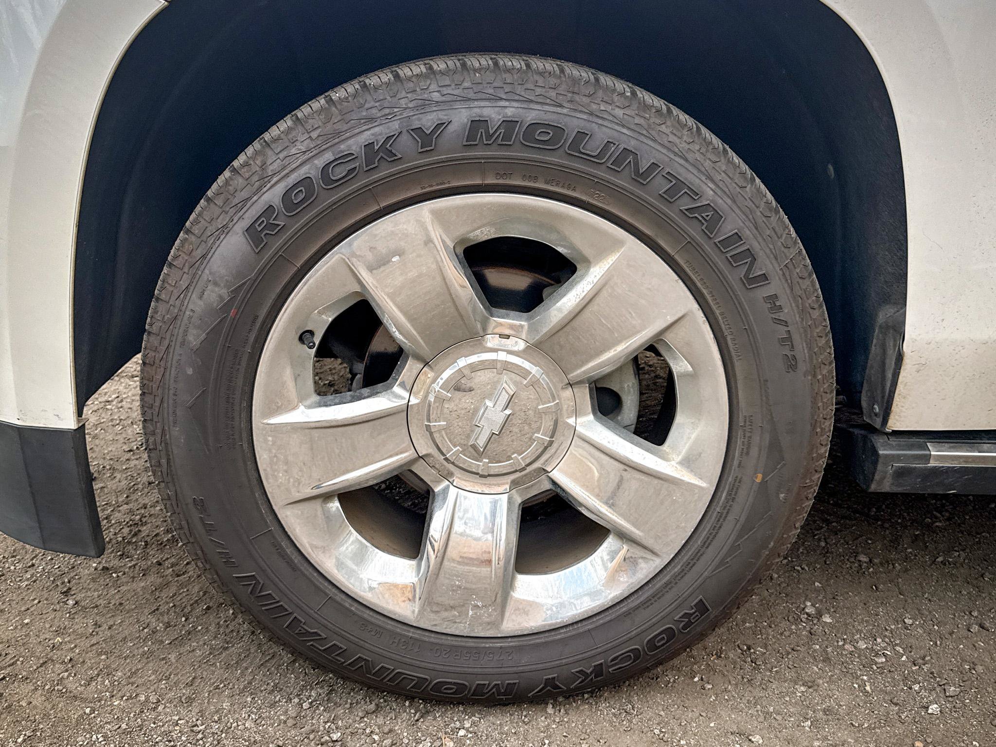 Used 2017 Chevrolet Suburban Premier AWD/4WD image 2