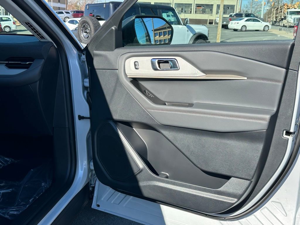 New 2026 Ford Explorer Active w/ Active Comfort Package image 18