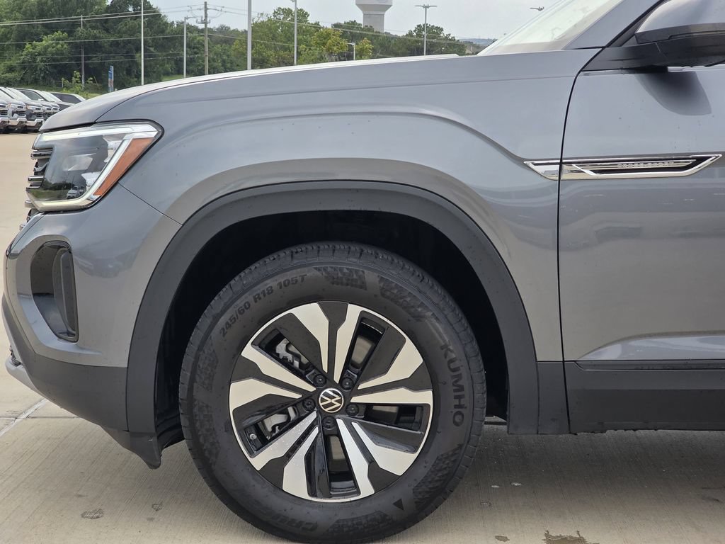 Used 2025 Volkswagen Atlas Cross Sport SE AWD/4WD image 6