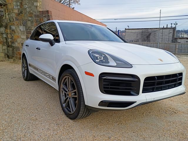 Used 2020 Porsche Cayenne image 2
