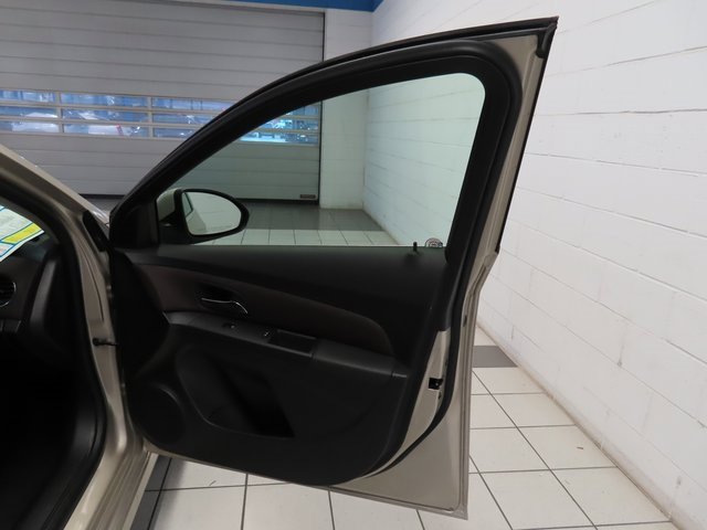 Used 2016 Chevrolet Cruze LT image 25