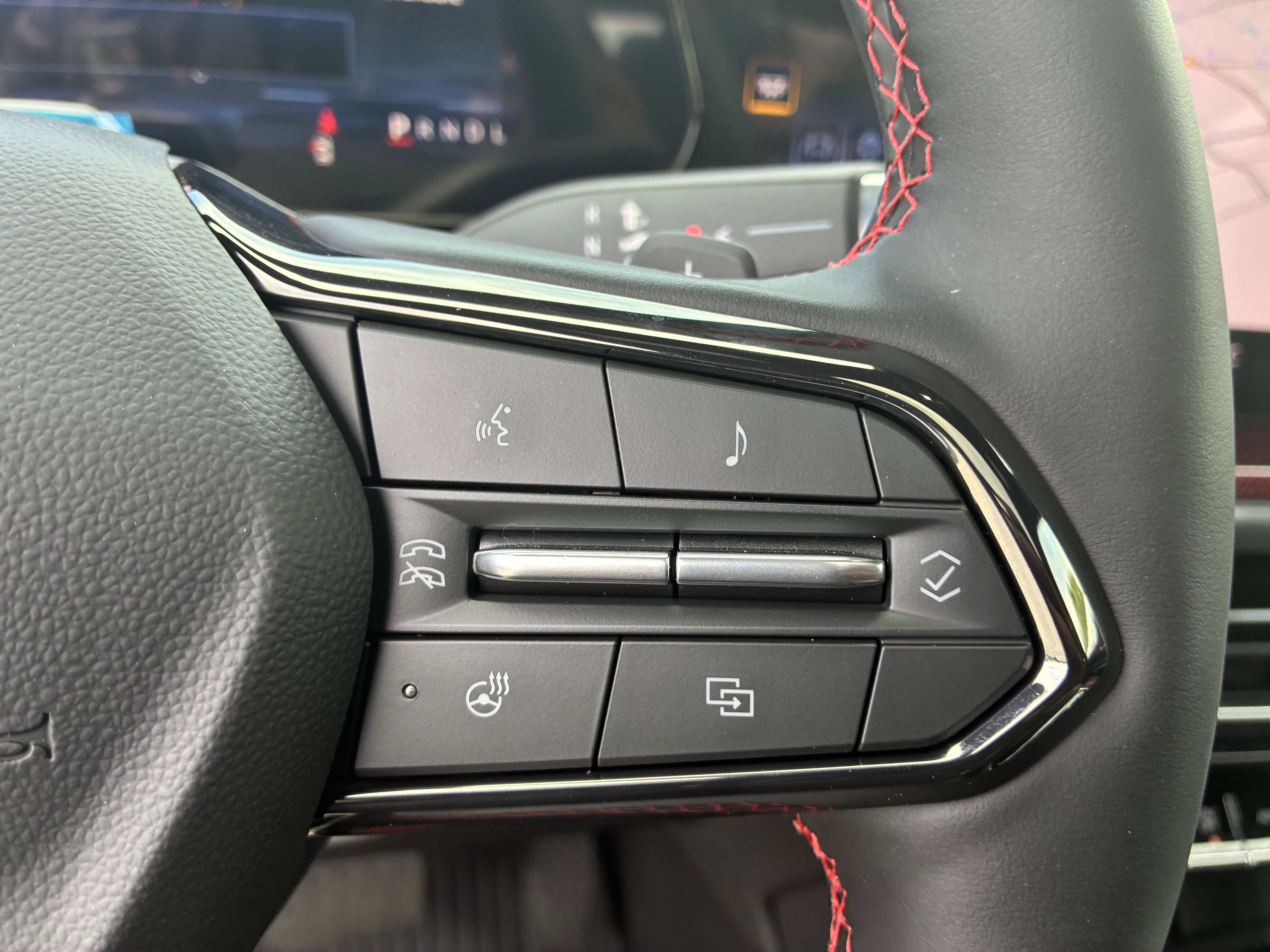 New 2026 Chevrolet Traverse RS w/ LPO, Floor Liner Package AWD/4WD image 31