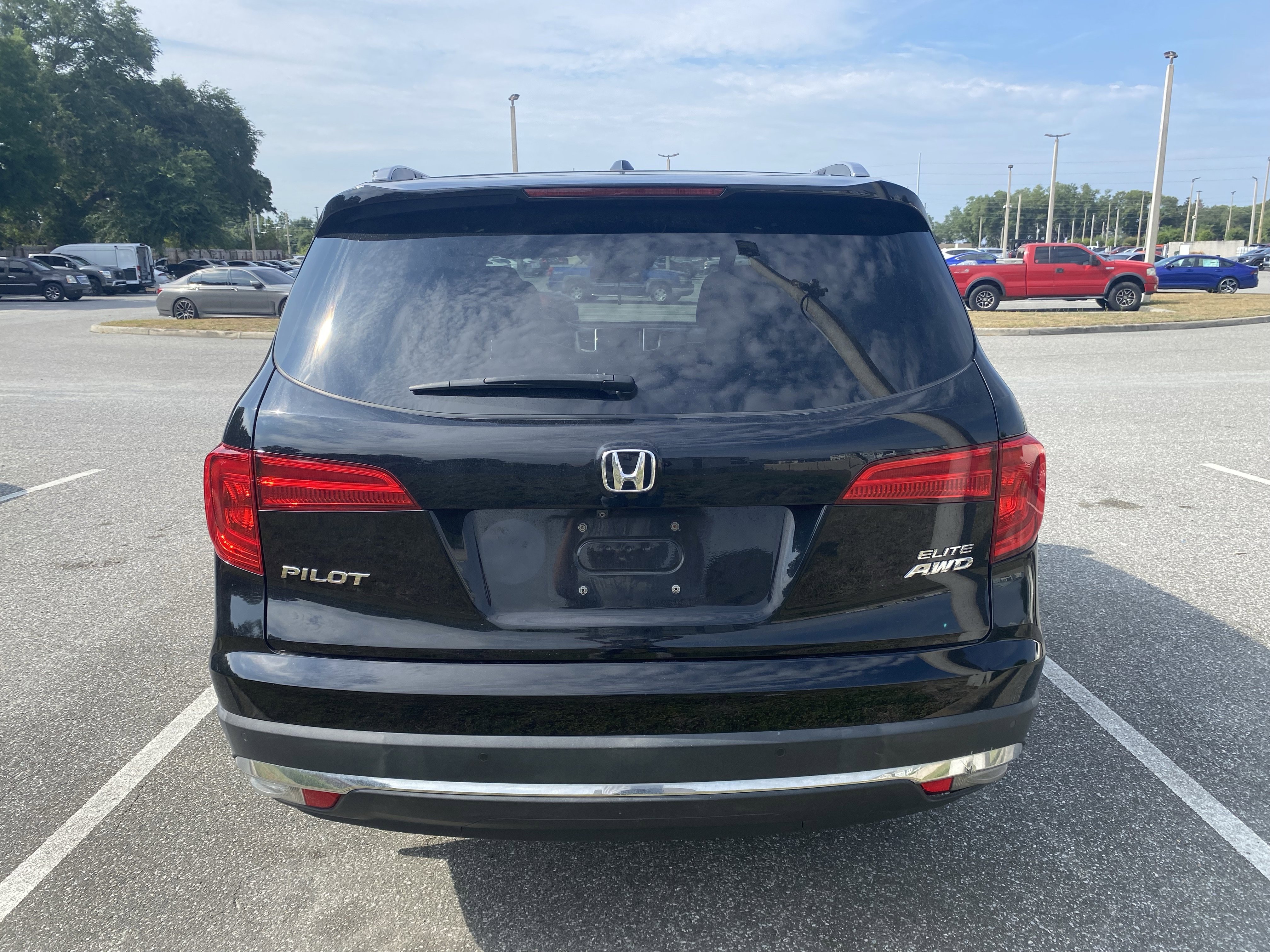 Used 2017 Honda Pilot Elite image 9