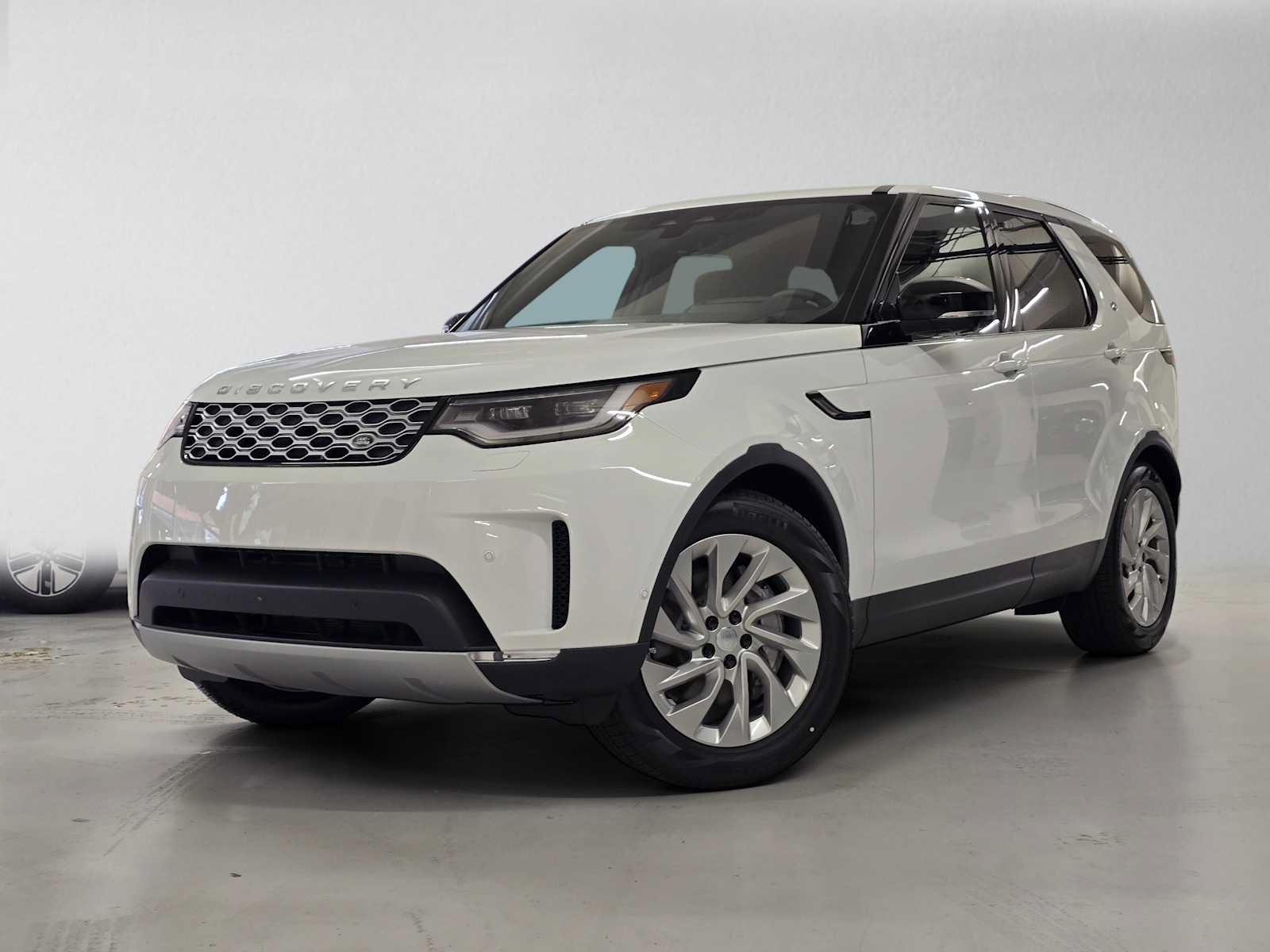 New 2026 Land Rover Discovery S
