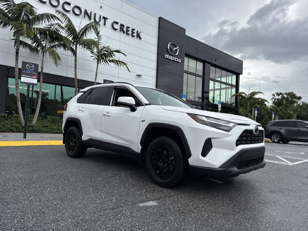 Used 2024 Toyota RAV4 XLE FWD image 22