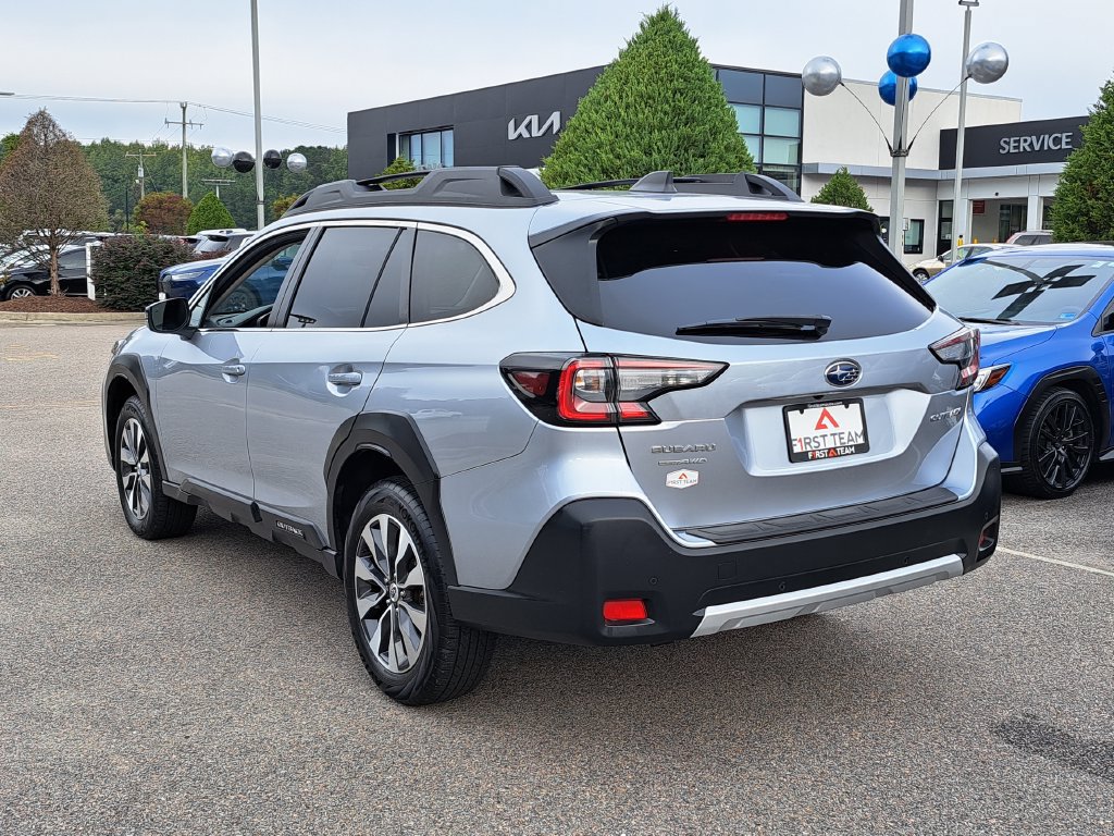 Used 2025 Subaru Outback Limited AWD/4WD image 7