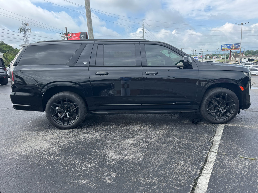 Used 2022 Cadillac Escalade ESV Sport AWD/4WD image 8