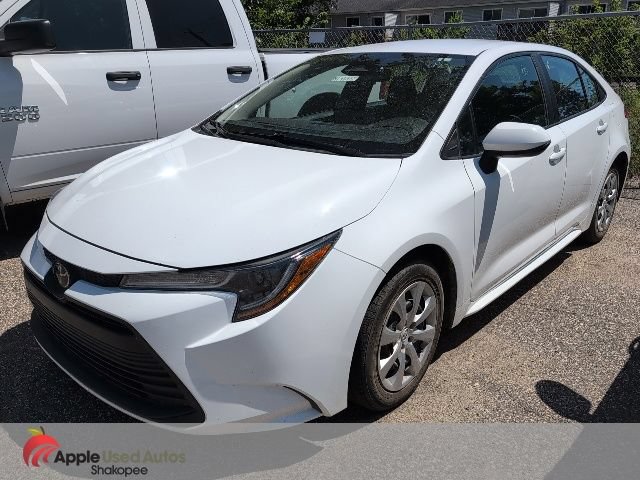 Used 2024 Toyota Corolla LE FWD image 2