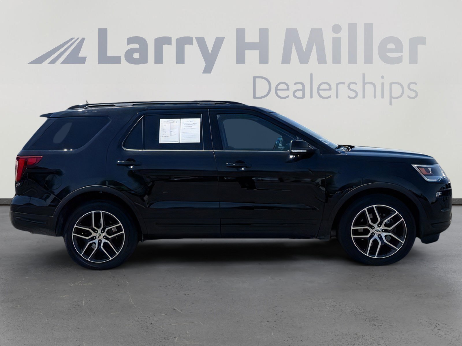 Used 2018 Ford Explorer Sport w/ Equipment Group 401A AWD/4WD image 6