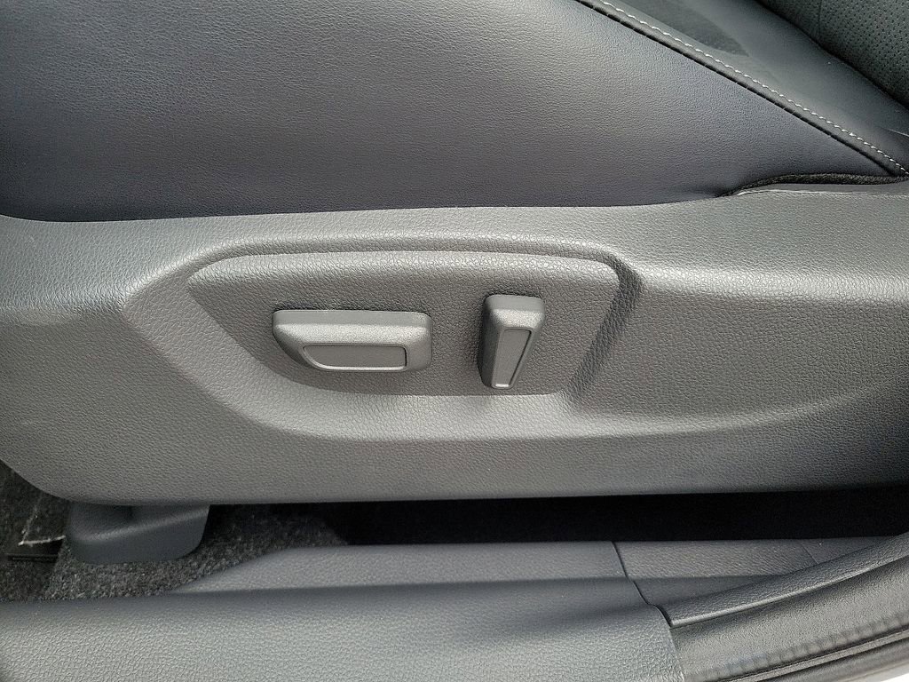 New 2025 Mitsubishi Eclipse Cross SE image 11