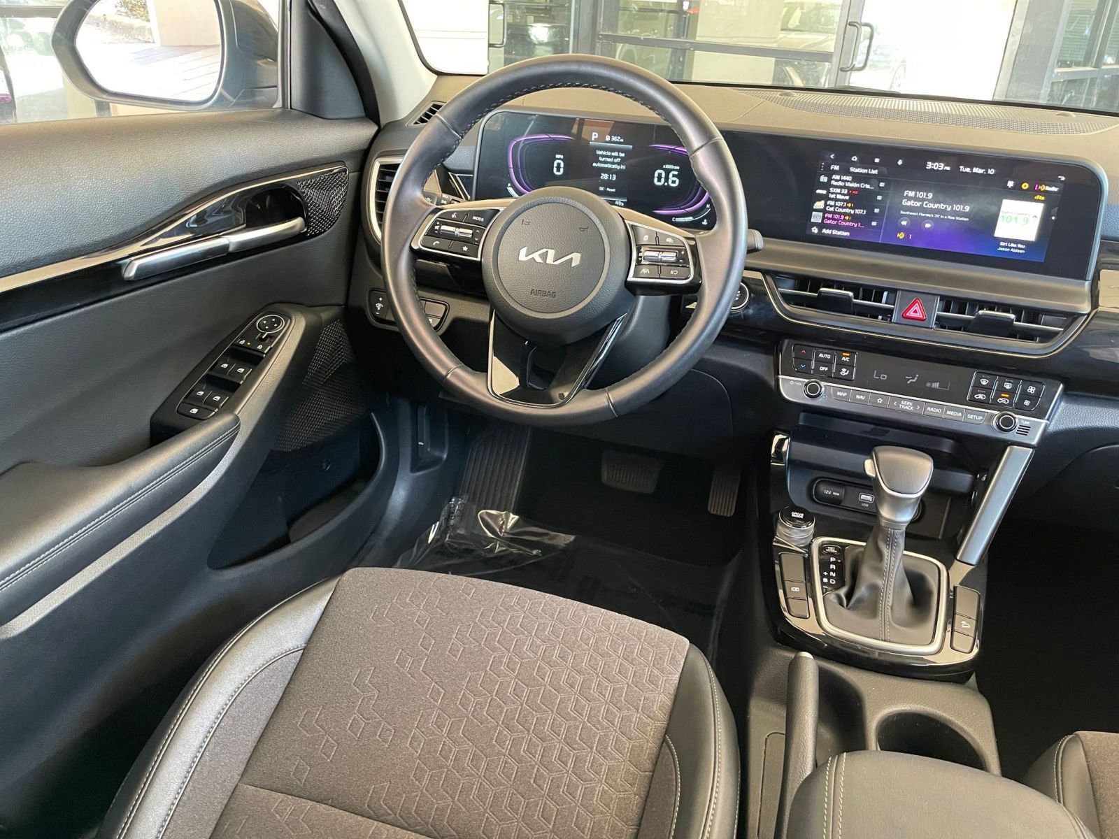 Used 2025 Kia Seltos S FWD image 35