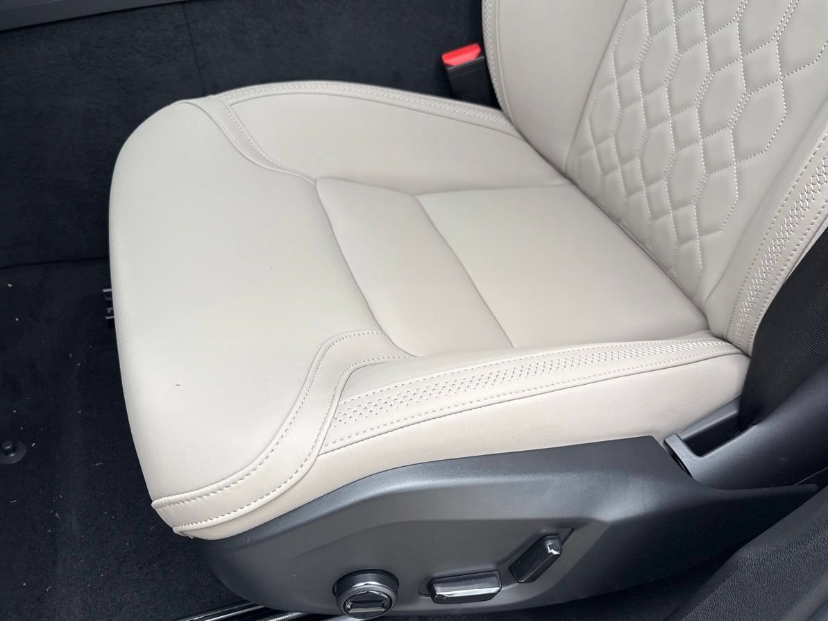 New 2026 Volvo XC60 B5 Core AWD/4WD image 20