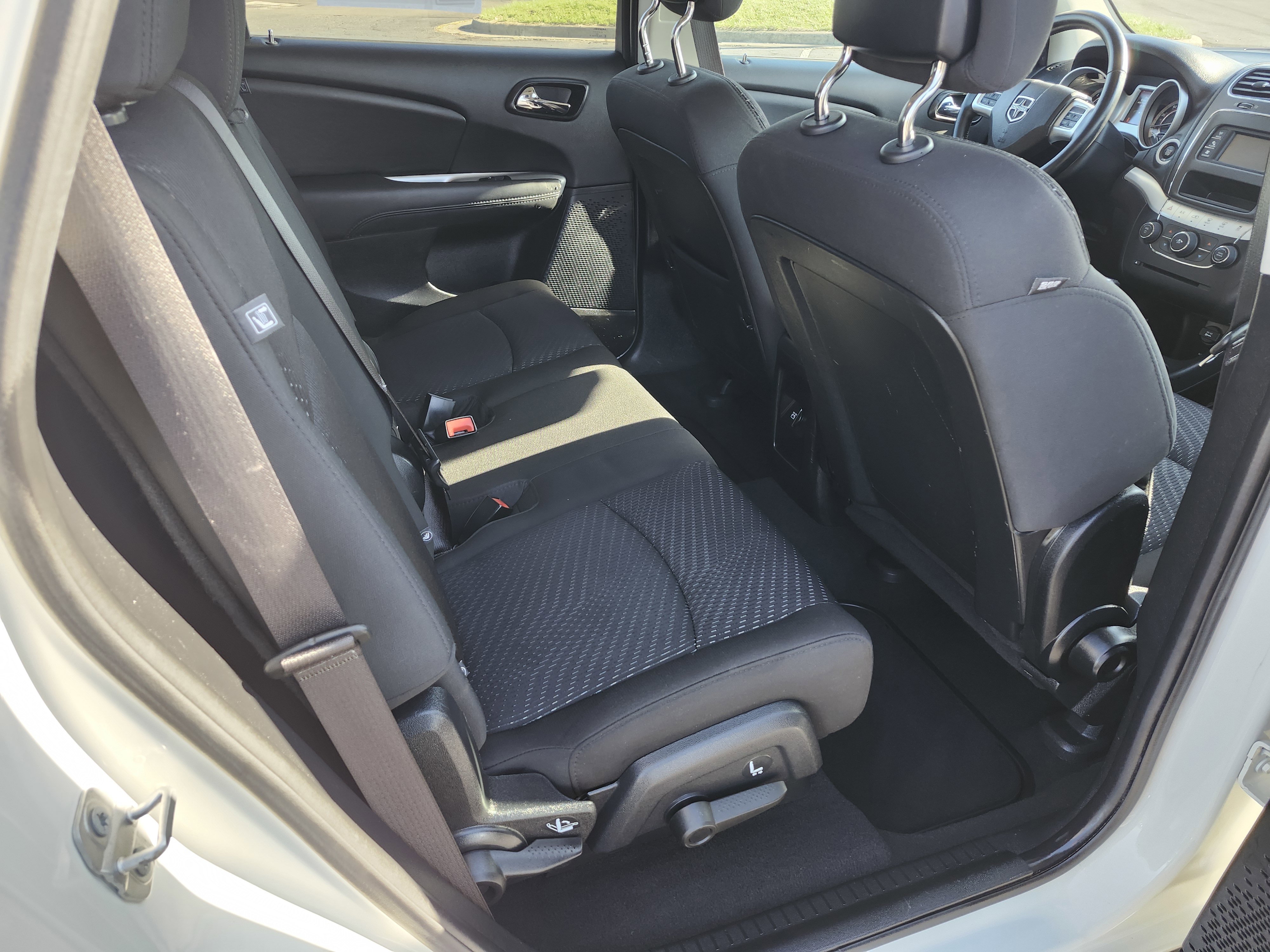 Used 2017 Dodge Journey SXT w/ Comfort/Convenience Group image 19