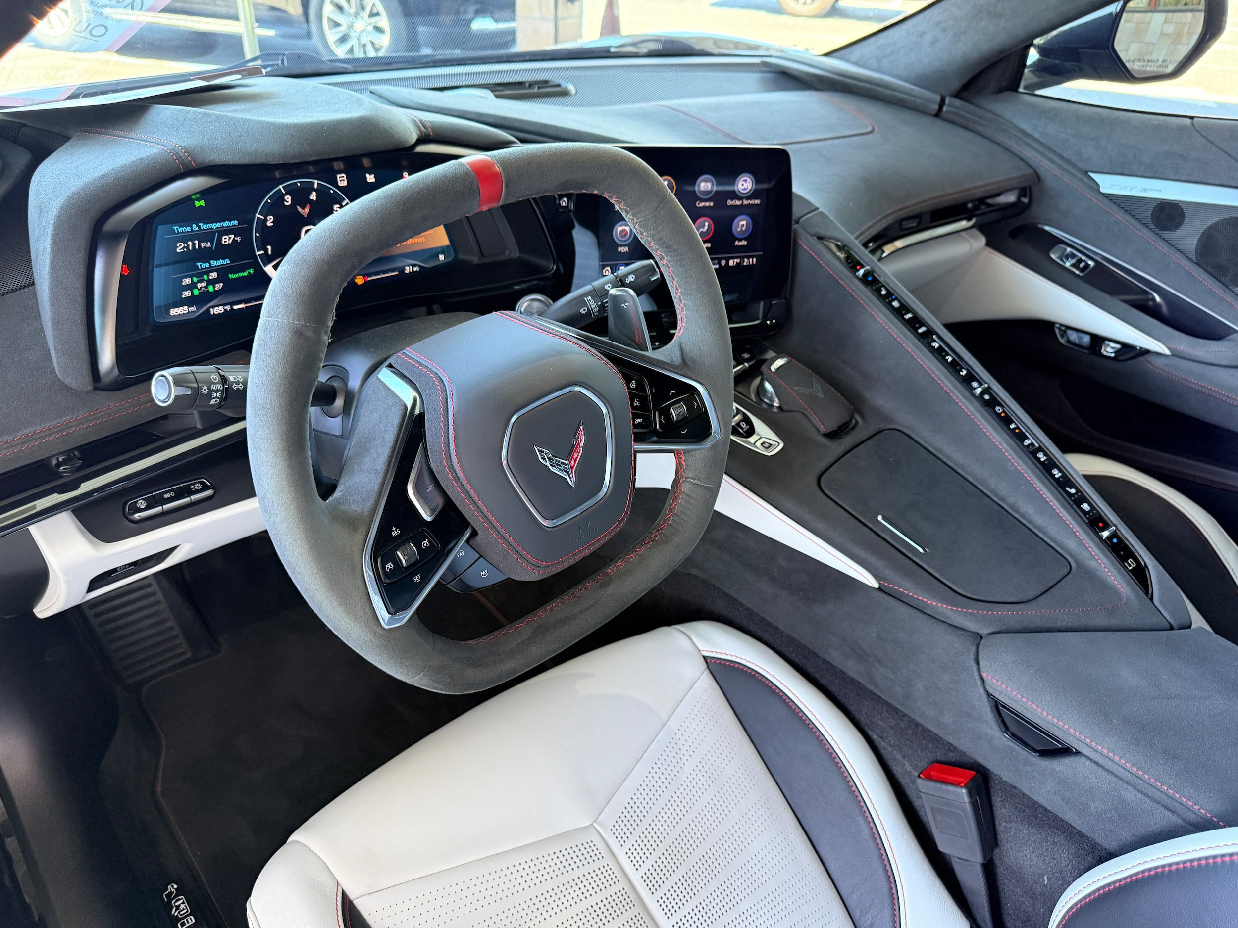 Used 2023 Chevrolet Corvette Stingray Premium Cpe w/ Z51 Performance Package RWD image 15