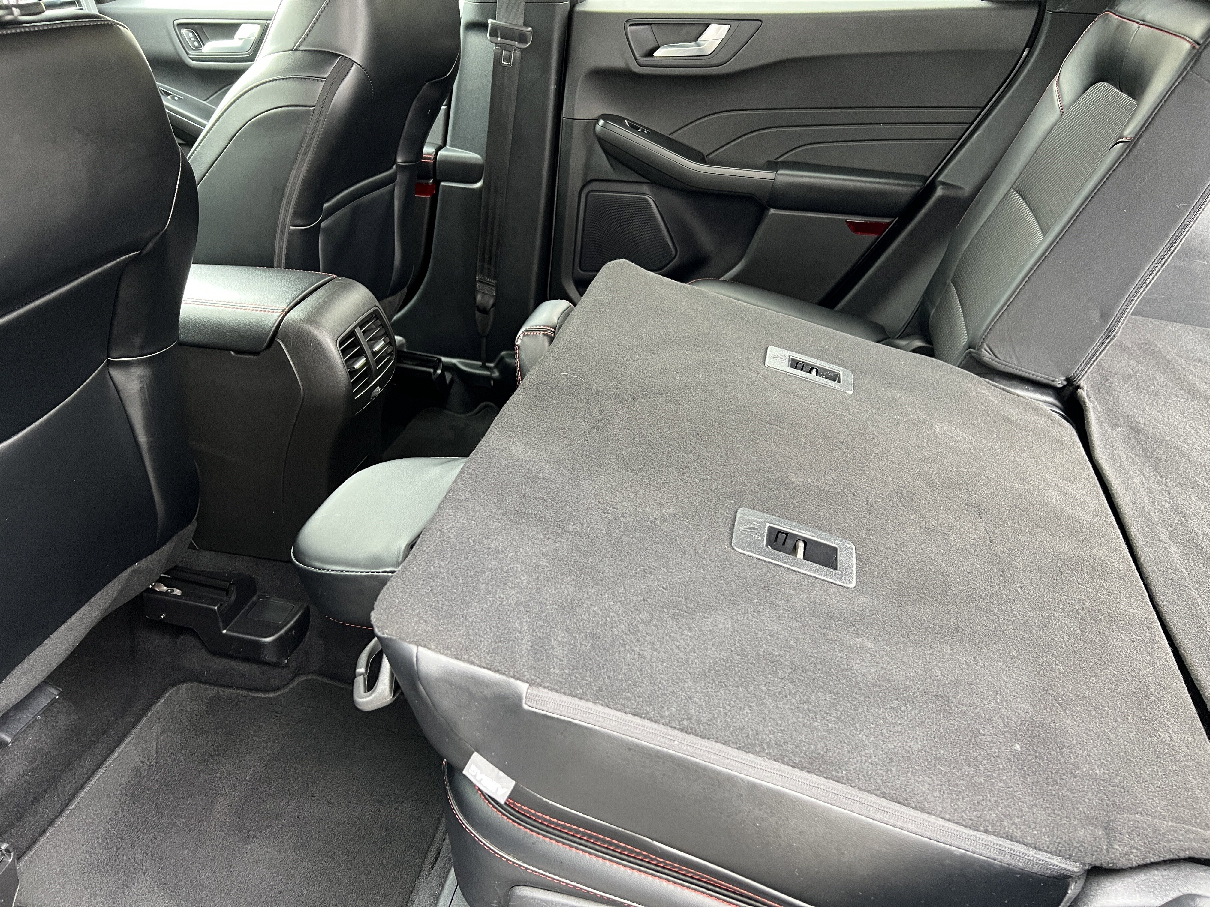 Used 2024 Ford Escape ST-Line AWD/4WD image 17