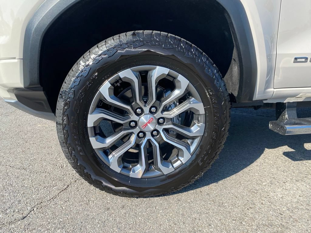 Used 2026 GMC Canyon Denali AWD/4WD image 3