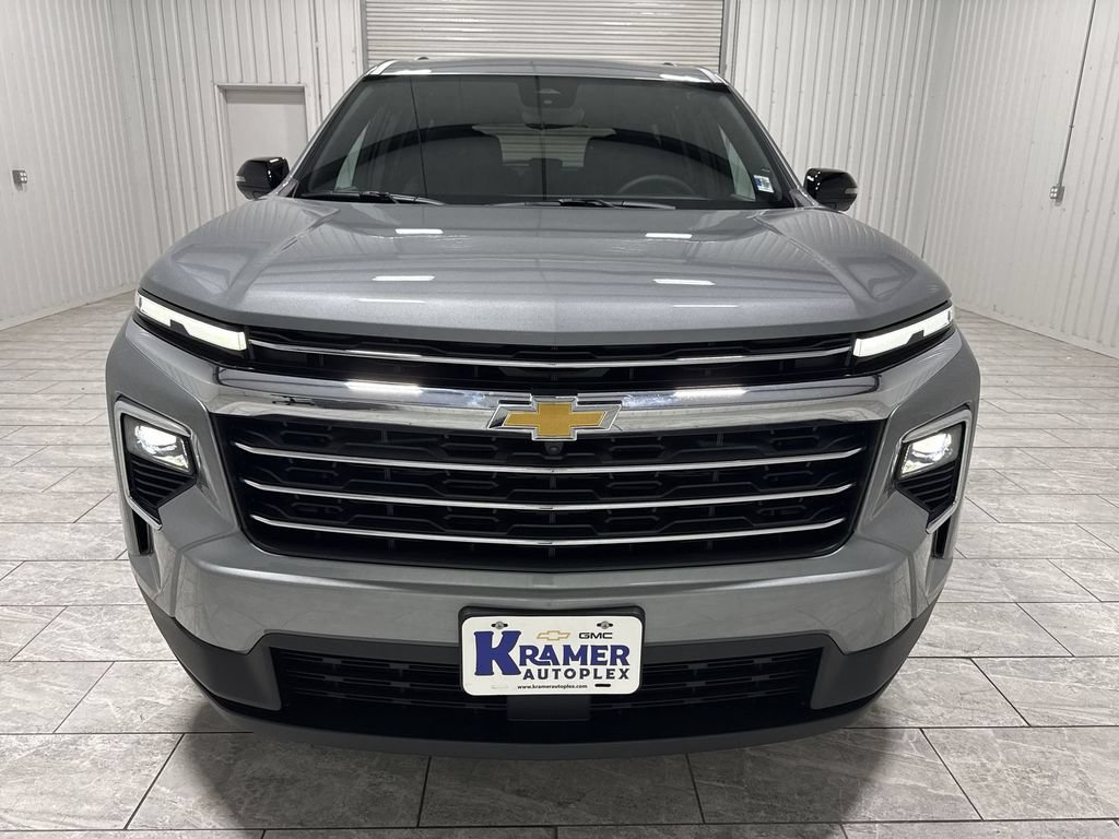 New 2027 Chevrolet Traverse LT w/ Driver Confidence Package FWD image 32
