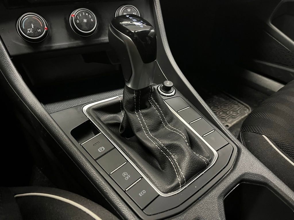 Used 2024 Volkswagen Jetta Sport image 11