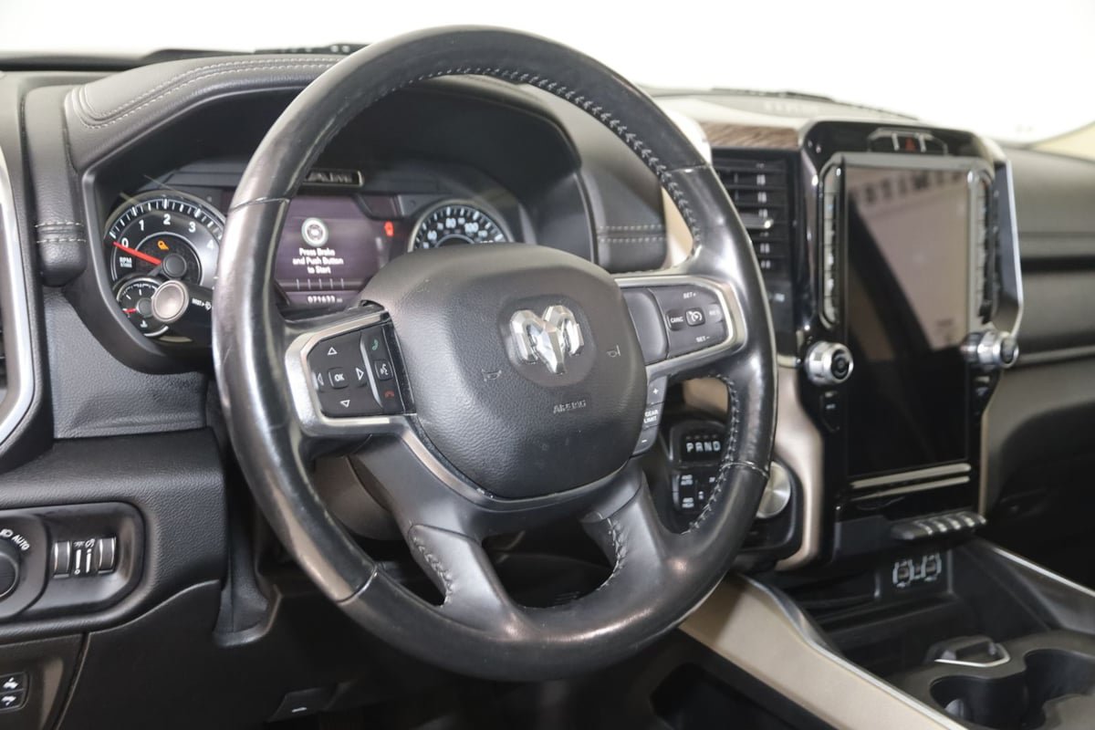 Used 2020 RAM 1500 Laramie AWD/4WD image 6