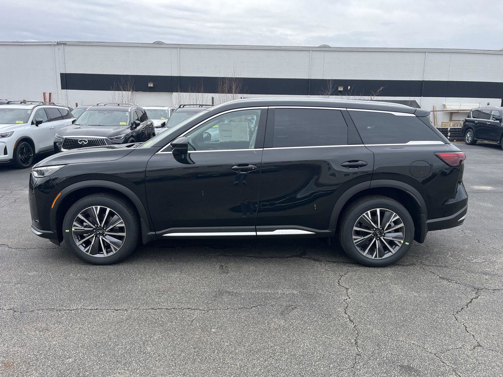 New 2026 INFINITI QX60 Luxe w/ Cargo Package image 6