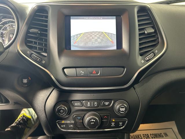 Used 2020 Jeep Cherokee Latitude Plus w/ Cold Weather Group AWD/4WD image 23
