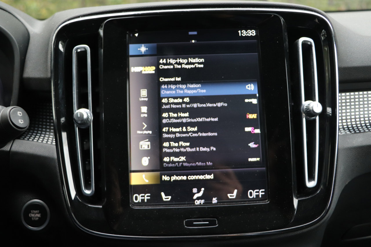 Used 2021 Volvo XC40 T5 R-Design w/ Advanced Package image 25