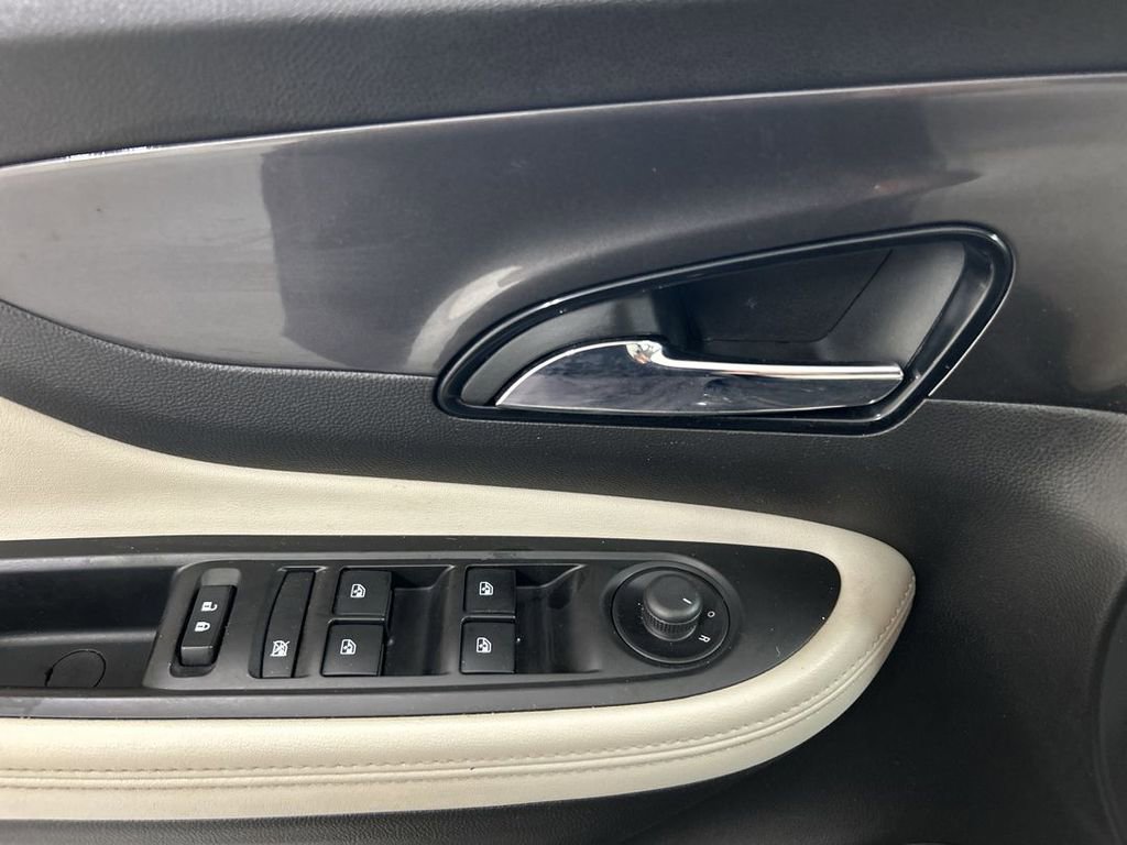 Used 2020 Buick Encore Preferred FWD image 11
