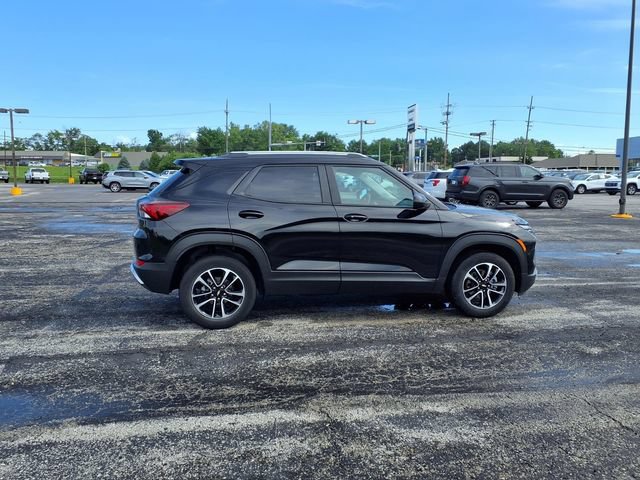 Used 2025 Chevrolet TrailBlazer LT AWD/4WD image 11