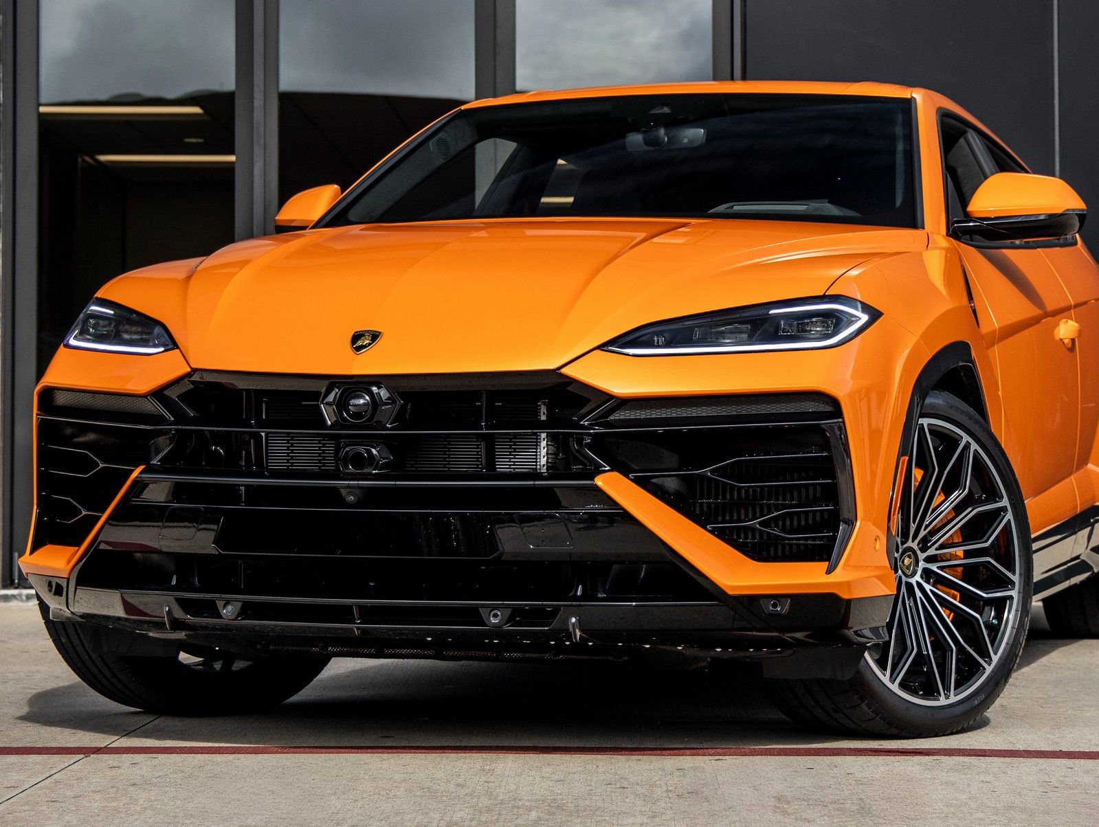 Used 2025 Lamborghini Urus SE image 3