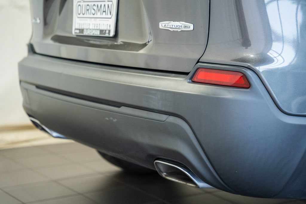 Certified 2022 Jeep Cherokee Latitude Lux AWD/4WD image 9
