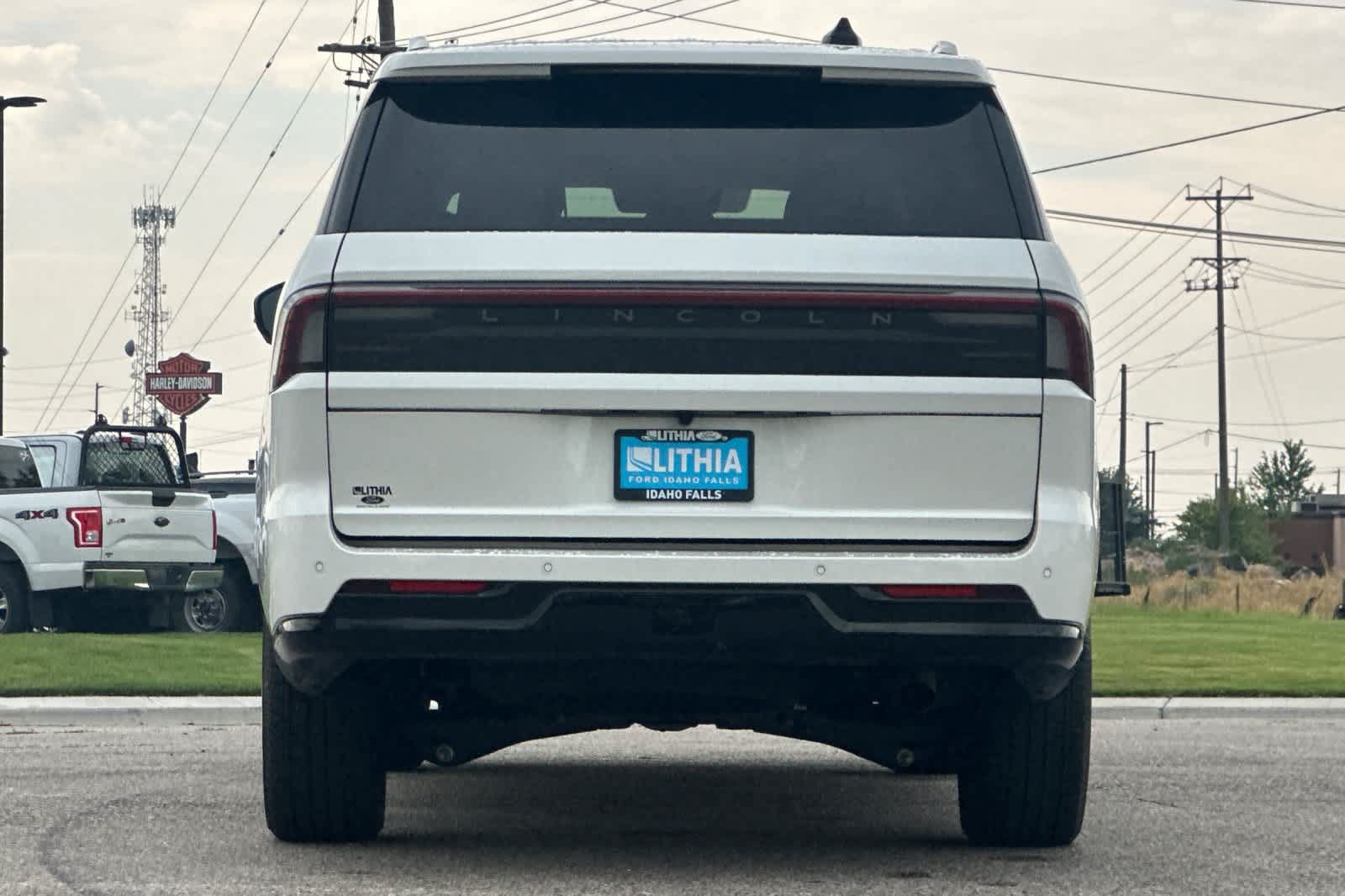 Used 2026 Lincoln Navigator L Reserve AWD/4WD image 7
