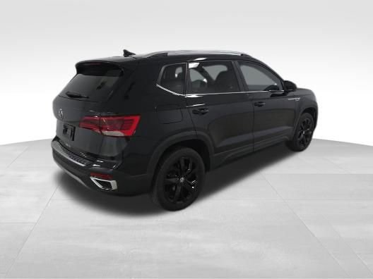 Used 2024 Volkswagen Taos SE FWD image 4